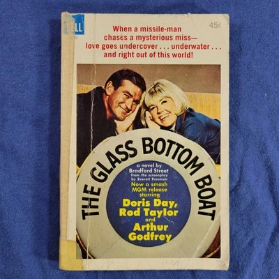 The Glass Bottom Boat 1966 Paperback Book 1st Dell Printing Bradford Street USED Foto 1 de 4