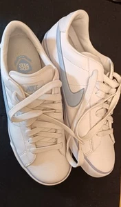Nike BRS TRAINERS Size UK 6, Perfect Condition - Picture 1 of 9