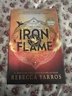 PODPISANY - Iron Flame by Rebecca Yarros Twarda okładka 1. edycja czarne natryskiwane krawędzie