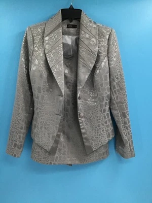 Blazer Georgiou Studio Gris Diseño Web Botón con Falda Talla 6 Blazer y Talla 7 Falda Foto 1 de 4
