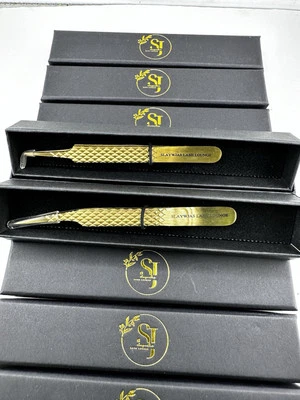 𝐒𝐖𝐉𝐋𝐋 Golden tweezers✨ - Image 1 of 4