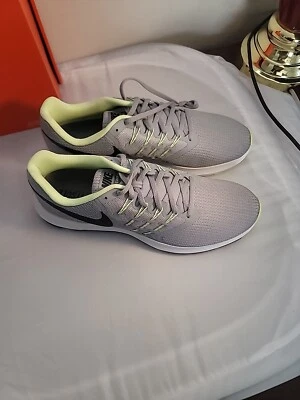 NEW Men's Nike Run Swift Style #908989-008 Shoes Size 12.5 - Image 1 of 4