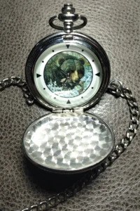 Al Agnew 45mm Herren Bear silberfarbene Taschenuhr - brandneu - brandneue Batterie - Bild 1 von 3