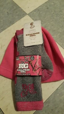 RealTree Wool Blend Socks & Beanie Fuchsia Hat Woman 6-9 Girls 4-10 Shoe USA - Image 1 of 2