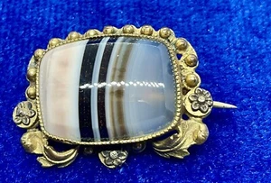 Vintage Victorian Banded Agate Brooch. Barrel Hinge & C- Clasp. Great Condition. - Picture 1 of 6