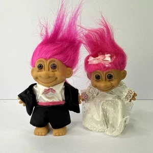 2 Troll Dolls 4 1/2" Russ Bride and Groom Wedding Party Pink Hair In Plastic - Picture 1 of 12