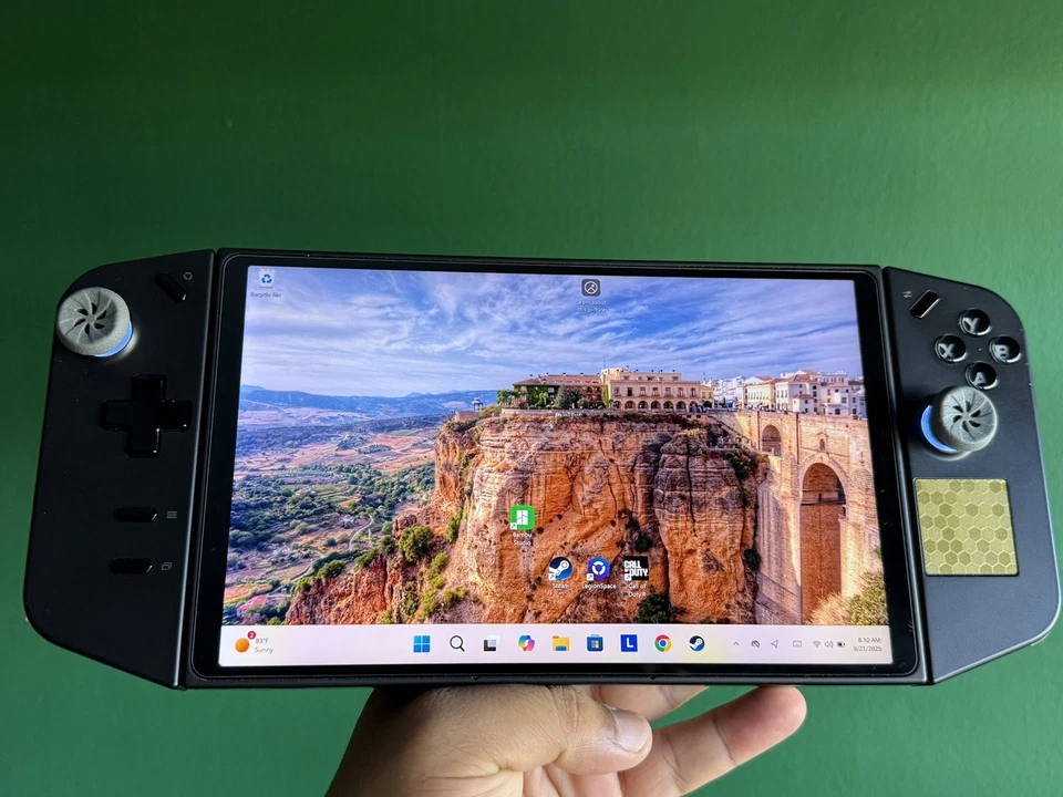 Lenovo Legion Go 8.8 in (1TB SSD, AMD Ryzen Z1 Extreme, 3.3GHz, 16GB RAM) Handheld Gaming Computer - Black - 8APU1