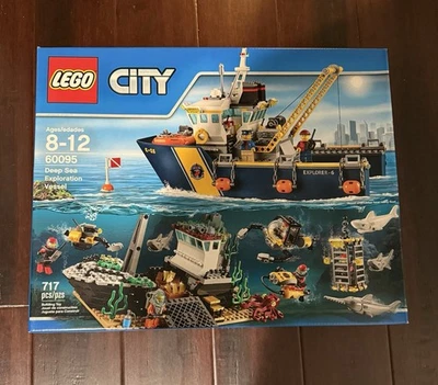 LEGO City: Deep Sea Exploration Vessel (60095) - Image 1 of 2
