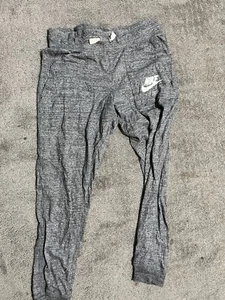 Nike Pants Womens Small Gray Capri Leggings Neutral Casual Workout Athleisure - Picture 1 of 6