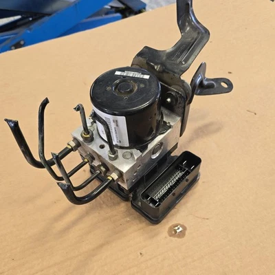 2011 2012 2013 Ford Fiesta ABS bomba módulo de freio antibloqueio peça CE81-2C405-CB - Imagem 1 de 4