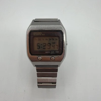 Vintage Mens Seiko 0674-5009 LCD James Bond Spy Who Loved Me Watch WORKING READ - Image 1 of 4