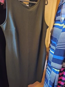 Ladies Dorothy Perkins Dress, Size 26, Midi Length, Dark Green. Great Condition - Picture 1 of 2