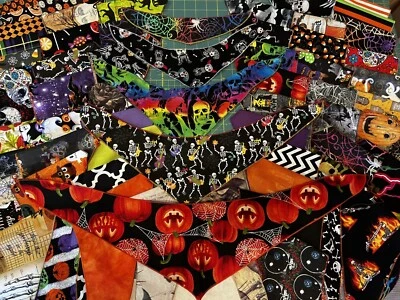 50 BANDANAS DE Halloween 25l 25xl Bufanda para mascotas BANDANA de aseo de perros VACACIONES atado Foto 1 de 4