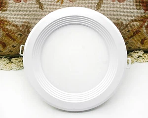PAIR UTILITECH COLOR CHANGING WHITE LED 6" 859-LUMEN CANLESS RECESSED LIGHTING - Picture 1 of 5