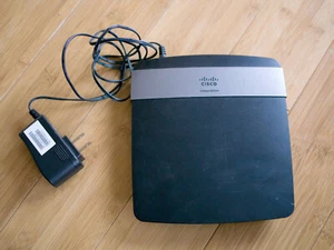 Linksys E2500 N600 Dual-Band WiFi Router - Picture 1 of 3