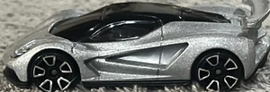 Hot Wheels Lotus Evija, plateado, suelto - Imagen 1 de 5