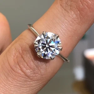 Anello di fidanzamento certificato IGI 2,10 ct taglio tondo diamante coltivato in laboratorio oro bianco 14 carati - Foto 1 di 8