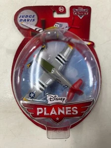 NIP DISNEY PLANES MOVIE JUDGE DAVIS AIRPLANE 2013 RARE - Picture 1 of 4