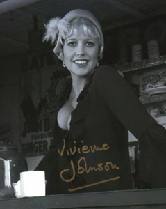 Television Autograph: VIVIENNE JOHNSON (Carry On Laughing) Signed Photo - Picture 1 of 1