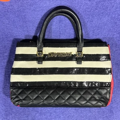 Cartera Betsey Johnson blanca y negra lentejuelas rayas rojas 3 compartimentos #179 Foto 1 de 4