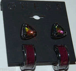 Nuevo con etiquetas Guess Black Metal-Aurora Piedras de Color, Aros de Inserto Púrpura 2 Pares de Pendientes - Imagen 1 de 4