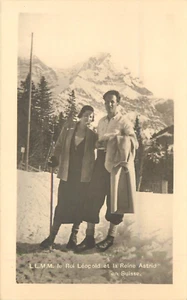 Foto postal real de L. L. M. M. Le Rui Leopold et Reine Astrid en Suisse - Imagen 1 de 3