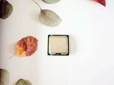 Intel Core 2 Duo E6550 2.33GHz Dual-Core (GH552AV) Processor Socket LGA 775 - Image 1 of 4