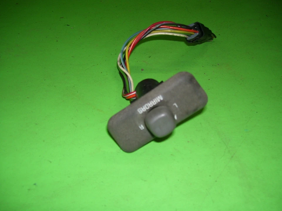 1994 Pontiac Grand Am INTERRUPTOR DE CONTROLE DE ESPELHO DE POTÊNCIA - Imagem 1 de 1