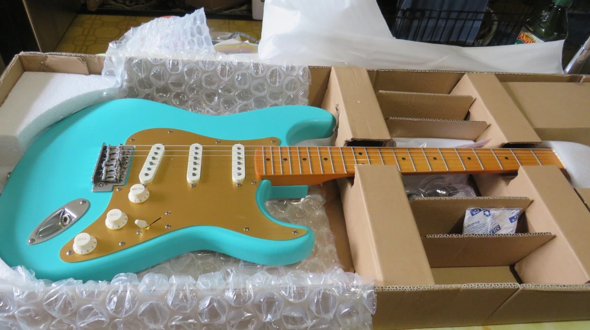Fender 40th Anniversary Stratocaster for sale - eBay