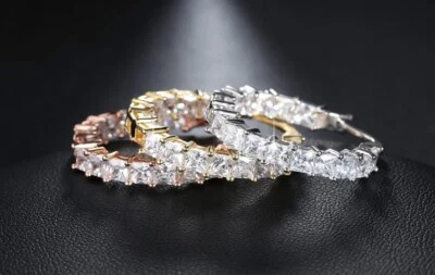 Pendientes de aro medianos de circonita cúbica de adentro hacia afuera para mujer Foto 1 de 4