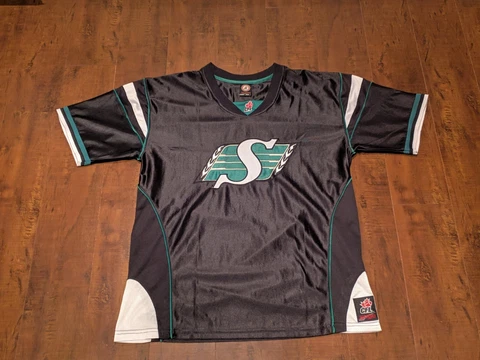 Saskatchewan Roughriders Jersey Size Medium CFL Football Cover