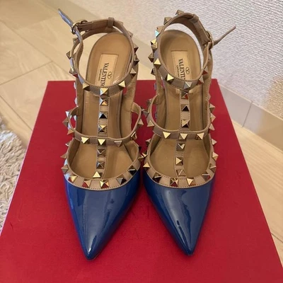 Zapatos de salón Valentino Garavani de cuero con tachuelas azul... - Imagen 1 de 4