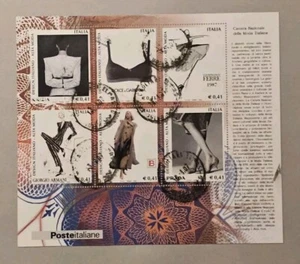 Francobollo 2002 Italia Repubblica Foglietto Design Italiano Alta Moda Nuovo - Picture 1 of 23