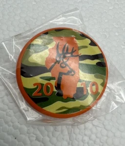 2010 Illinois Deer Hunter Harvest Pin Firearm / Shotgun Season NEW un-issued - Picture 1 of 3
