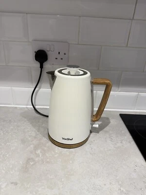 BROKEN Cream 1.7L Rapid Boil Electric Kettle with Boil Dry Protection, VonShef - Image 1 of 4