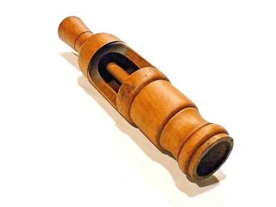 Outil ancien très beau bouche bouteille en bois XXème no 4 - Photo 1/3