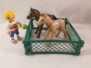 sympa enfant avec enclos poulain Playmobil ( ferme , animaux , écurie ) 1682 - Bild 1 von 1