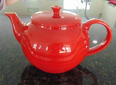 Le Gourmet Chef Teapot Red Ripple Design 4 Cup - Image 1 of 3