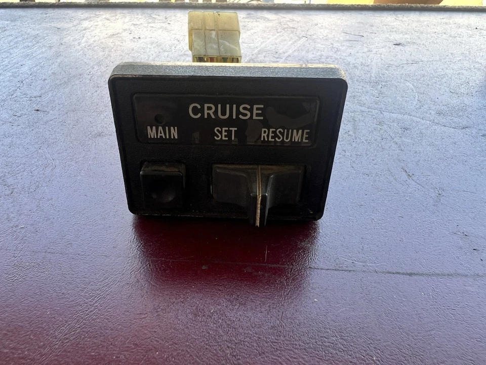 1981-1984 Toyota Cressida Cruise Control Switch Unit Panel OEM - Image 1 of 2