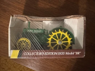 Tractor de colección ERTL, John Deere 1935 modelo BR diecast metal escala 1/16 n.º 5586 Foto 1 de 4