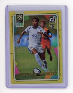 2023 Donruss FIFA Womens World Cup Carina Baltrip Reyes GOLD #1/10 RC Panama - Picture 1 of 2