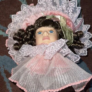 Vintage HOLIDAY ELEGANCE VICTORIAN PORCELAIN DOLL HEAD ORNAMENT DANDEE Pink - Picture 1 of 6