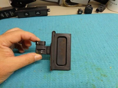 INTERRUPTOR PORTÓN TRASERO ESCOTILLA PUERTA LEVADIZA ELÉCTRICA EXTERIOR GMC ENVIY XUV 04 05 Foto 1 de 4