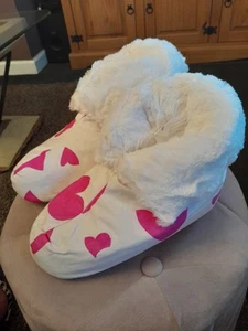 Duvet Ducks Damen Slipper Stiefel weiß mit rosa Liebesherzen, Gr. 7-8 Neu - Bild 1 von 6