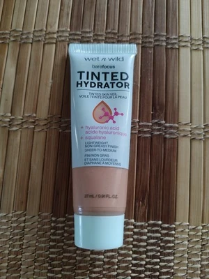 wet n wild barefocus tinted hydrator Medium Deep/ Hale Moyen Fonce - Image 1 of 3