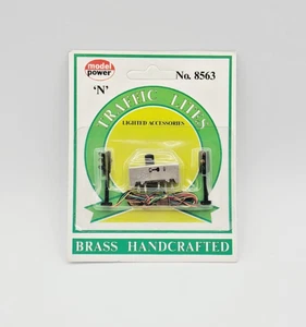Model Power #8563 3-Way Traffic Lights, Pack of 2 - N Scale - Picture 1 of 2
