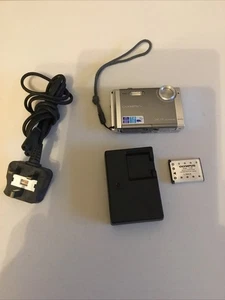 Cámara digital Olympus mju U/Stylus 730 para todo tipo de clima 7,1 megapíxeles con cargador - Imagen 1 de 6