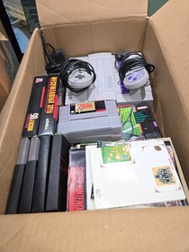 Super Ninentdo NES Video Game Console - 13 games - 2 Controllers - AV/Coax cords