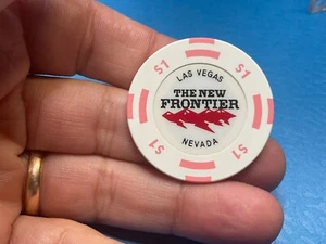 $1————THE NEW FRONTIER ————LAS VEGAS NEVADA CASINO CHIP————Z—316 - Picture 1 of 3