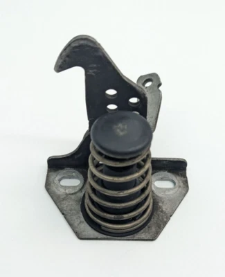 2004-2010 BMW 5 Series E60 525i 528i 530i 535i 550i Hood Latch OEM - Image 1 of 4